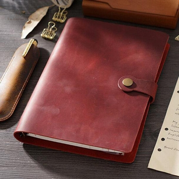 Journal intime à la couverture artistique