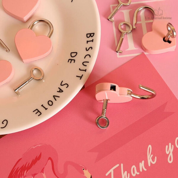 Cadenas décoratif pour journal personnel