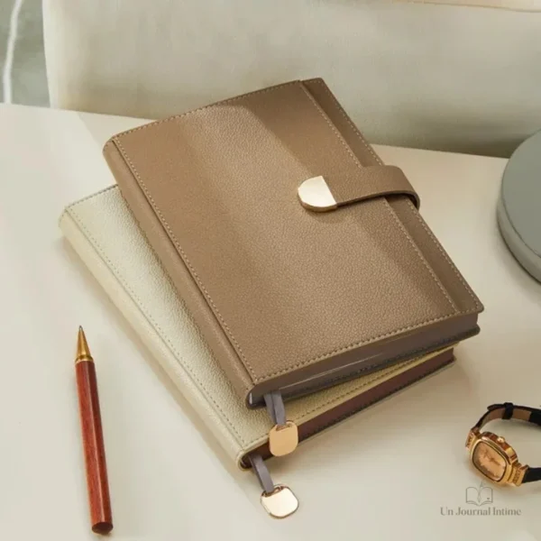 carnet-intime-moderne-gris-porte-stylo-1 Carnet intime moderne beige avec porte stylo
