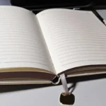 Journal intime pratique avec porte stylo, couleur beige