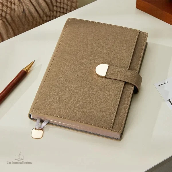 Journal intime avec porte stylo, couleur beige douce