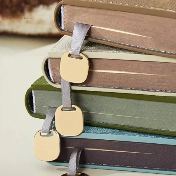 Journal moderne beige avec porte stylo intégré