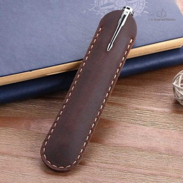 Étui cuir pour stylo, idéal pour les écrivains