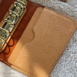 Carnet intime protégé par une housse originale