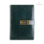 Journal avec couverture blanche et design floral élégant