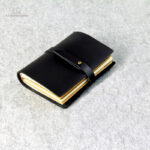 Journal intime en cuir, page vierge