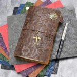 Couverture en cuir pour journal intime vintage