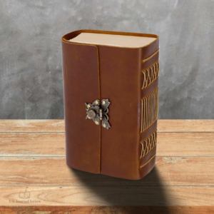 Journal intime en cuir ancien