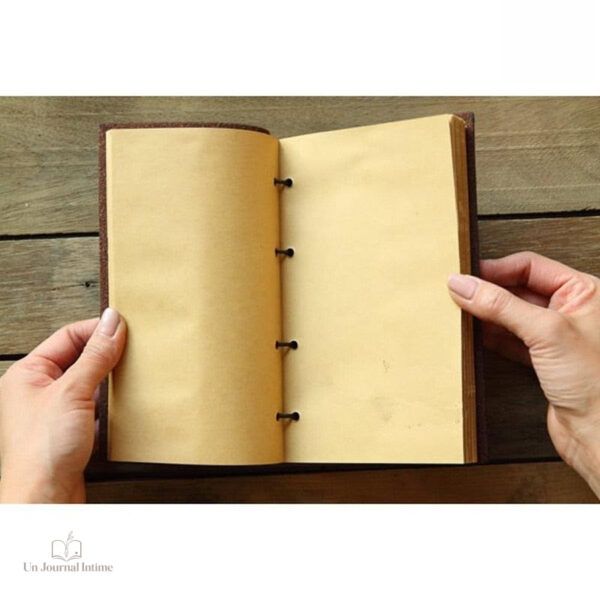 Écriture inspirante dans le journal Harry Potter