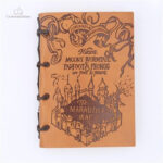 Journal intime en cuir pour les aventures de sorcellerie