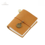 Carnet intime compact bleu pour des réflexions personnelles