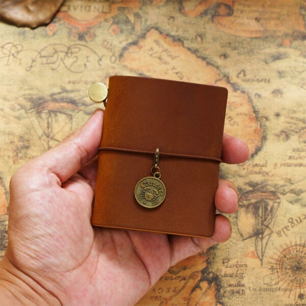 Journal intime bleu, format pratique pour les ados