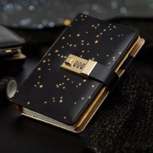 Journal à code avec couverture dorée et design étoilé