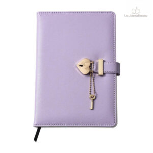 Journal intime femme avec cadenas pour une protection privée