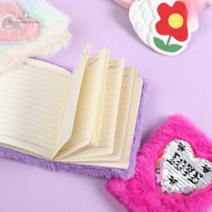 Carnet de notes avec couverture en fourrure