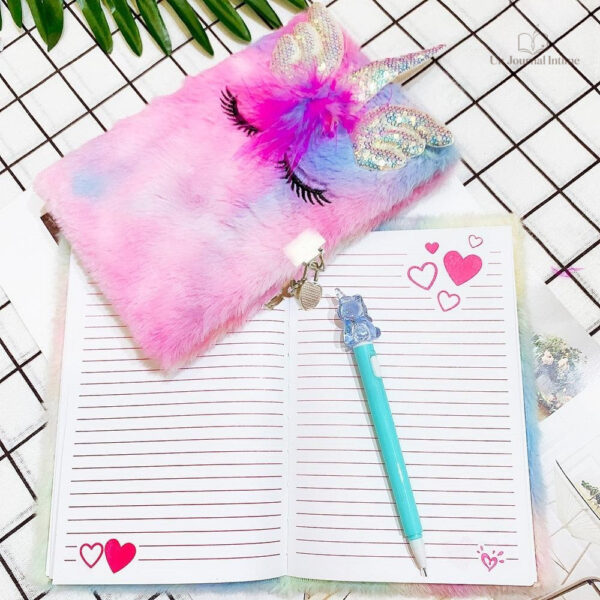 Carnet à histoires avec motif licorne captivant