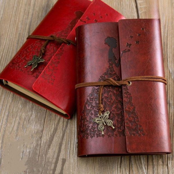 Cahier d'écriture avec illustration de papillon