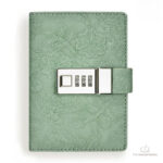 Journal intime vintage à reliefs et code