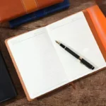 Carnet chic noir pour écrire ses secrets