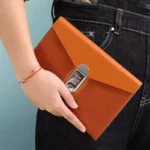 Journal intime lisse noir, style raffiné