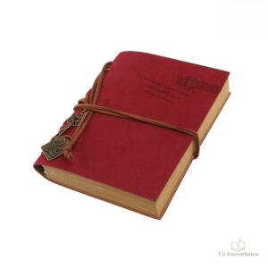 Journal intime rouge avec couverture douce et attrayante