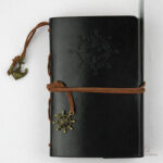 Journal intime en cuir avec fermeture originale