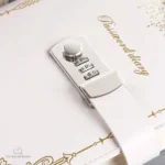 Carnet élégant avec couverture blanche et dorée
